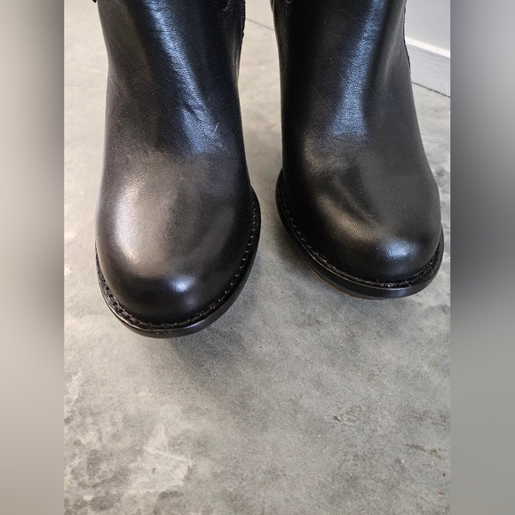 UGG Sidonie Boots - Picture 7 of 14